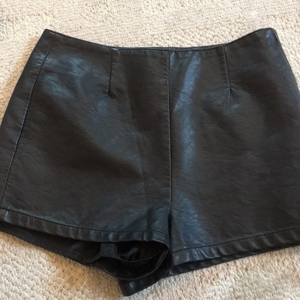 High-waisted Shorts
